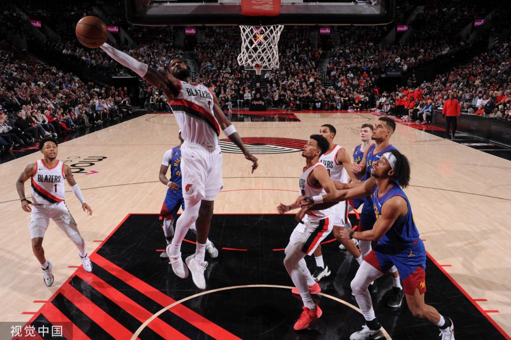 两队展现出 两队展现出