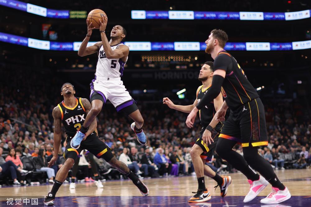 竞争激烈的 竞争激烈的